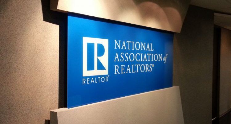 What Is The Difference Between A REALTOR® And A Real Estate Agent?